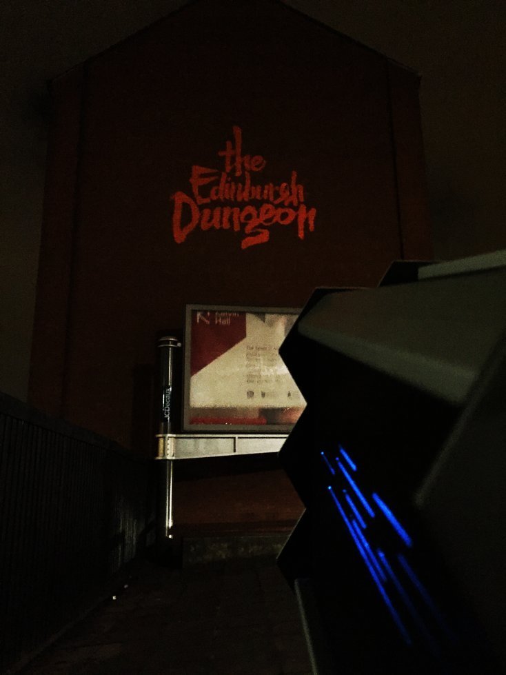 edinburgh dungeon projection advertising campaign